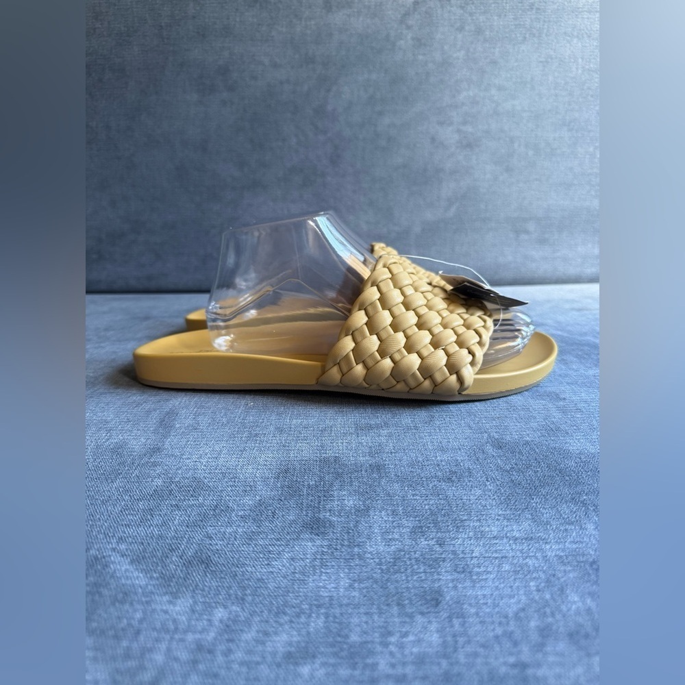 Universal Threads Yellow Woven Slip On Slides Womens SZ 11 New Casual Summer